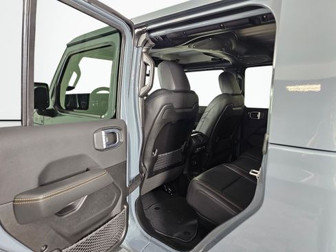 New 2026 Jeep Gladiator Sport AWD/4WD image 34