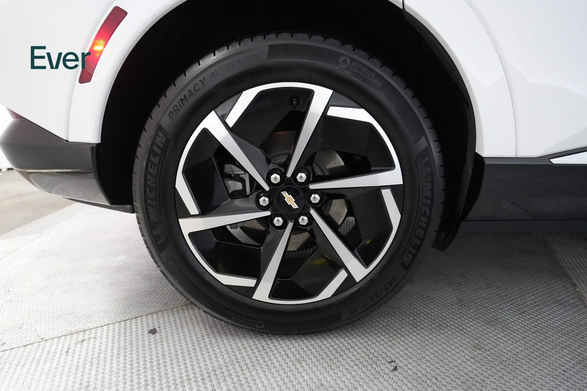 Used 2024 Chevrolet Equinox EV LT FWD image 22