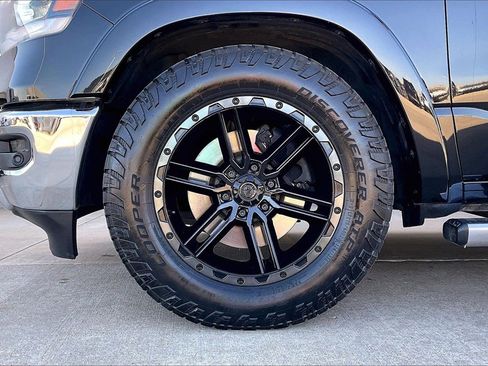 Used 2020 RAM 1500 Laramie image 9