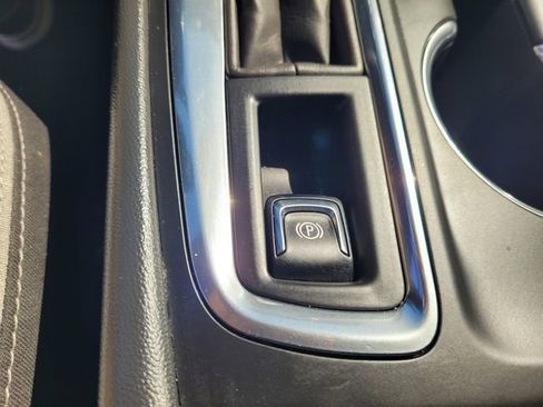 Used 2023 Chevrolet Equinox LS AWD/4WD image 23