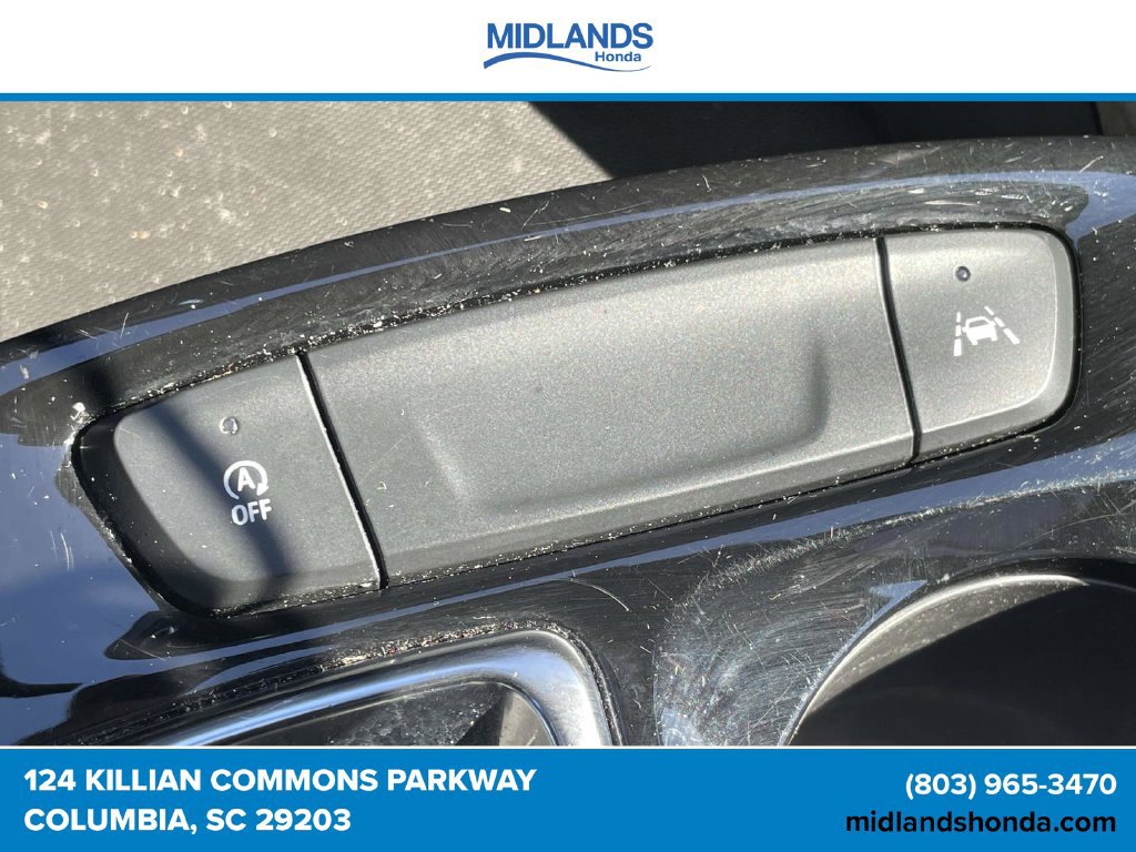 Used 2025 Chevrolet Trax LT FWD image 32