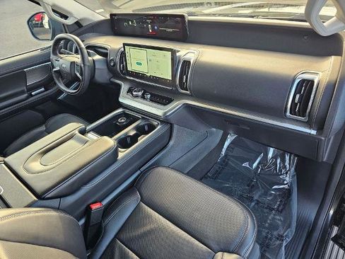 Certified 2025 Ford Expedition Max Platinum image 20