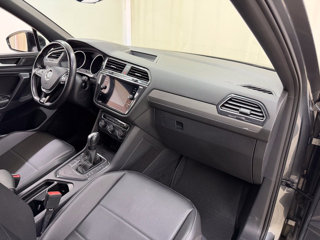 Used 2021 Volkswagen Tiguan SE R-Line FWD image 13