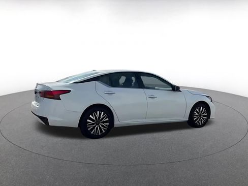 Used 2025 Nissan Altima 2.5 SV image 8