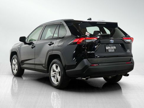 Used 2020 Toyota RAV4 XLE w/ Convenience Package image 3