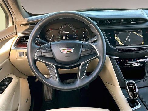 Used 2018 Cadillac XT5 Premium Luxury w/ Driver Assist Package image 5