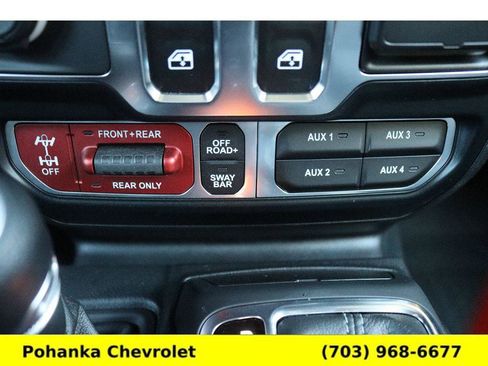 Used 2024 Jeep Wrangler Rubicon w/ Technology Group image 20