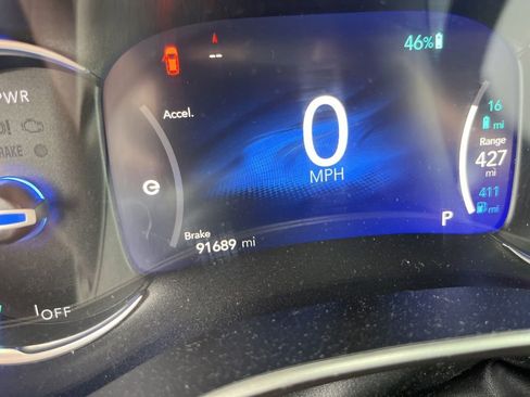 Used 2022 Chrysler Pacifica Touring-L w/ Uconnect Theater Family Group FWD image 5