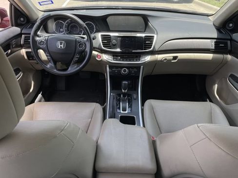 Used 2014 Honda Accord Touring image 10