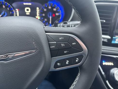 New 2026 Chrysler Pacifica Select image 14