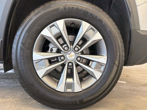 Used 2025 Chevrolet Equinox LT image 10