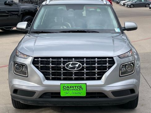 Used 2025 Hyundai Venue SEL FWD image 6
