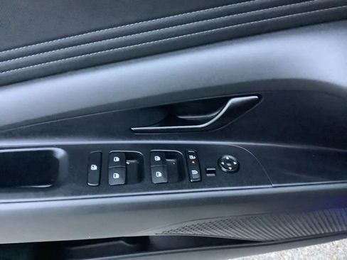 Certified 2025 Hyundai Elantra Sport image 14