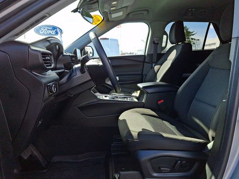 Used 2023 Ford Explorer XLT image 14