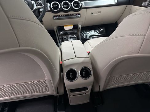 Used 2026 Mercedes-Benz GLB 250 image 22