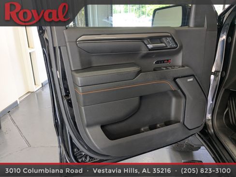 Used 2023 GMC Sierra 1500 AT4 w/ Technology Package AWD/4WD image 15