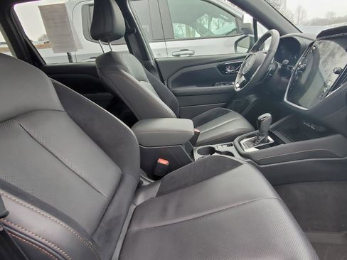 Used 2025 Subaru Forester Touring w/ Popular Package - Touring image 4