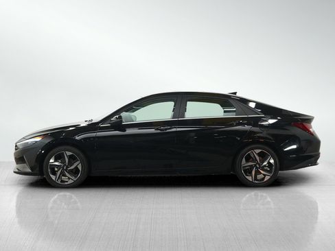 Used 2023 Hyundai Elantra Limited FWD image 2
