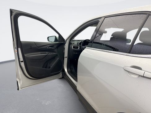 Used 2020 Chevrolet Equinox LT image 9