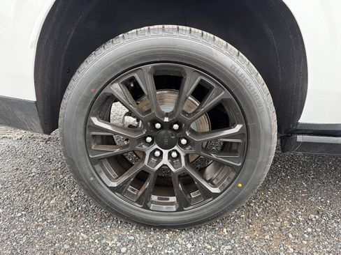 Used 2025 GMC Yukon XL Denali w/ Sun & Power Step Package AWD/4WD image 21