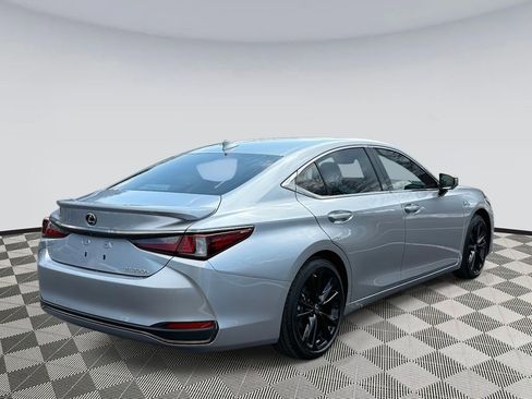 Used 2024 Lexus ES 300h F Sport w/ Accessory Package (Z2) image 2