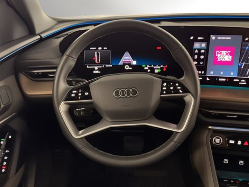 Used 2025 Audi Q5 Premium w/ Convenience Package AWD/4WD image 20