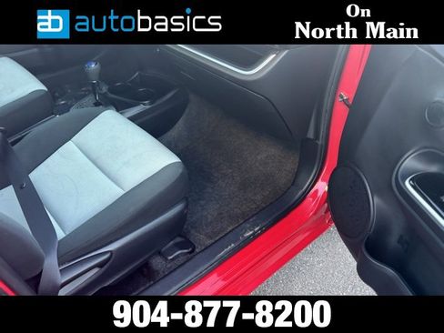 Used 2015 Toyota Prius C Two image 7