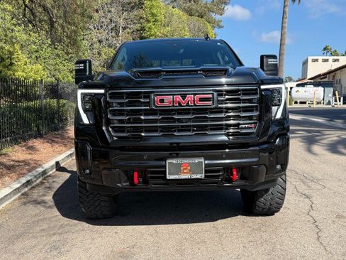 Used 2025 GMC Sierra 2500 AT4 w/ AT4 Premium Plus Package AWD/4WD image 7