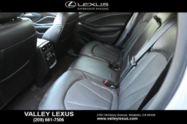 Used 2018 Buick Envision Essence AWD/4WD image 16