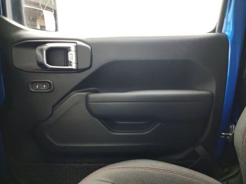 New 2025 Jeep Wrangler Rubicon w/ Xtreme 35 Tire Package image 32