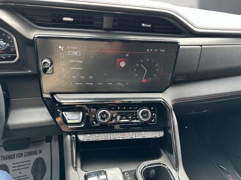 Used 2023 GMC Sierra 1500 AT4 w/ Technology Package AWD/4WD image 19