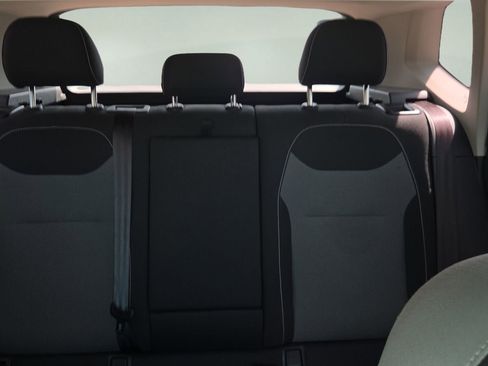 Used 2022 Volkswagen Taos S image 15