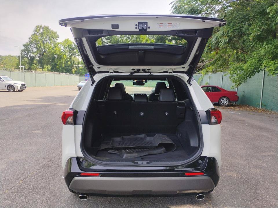 Used 2020 Toyota RAV4 XSE w/ XSE Grade Weather Package AWD/4WD image 18