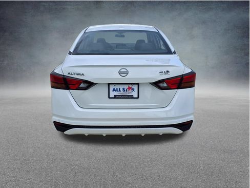 Used 2025 Nissan Altima 2.5 SV FWD image 7