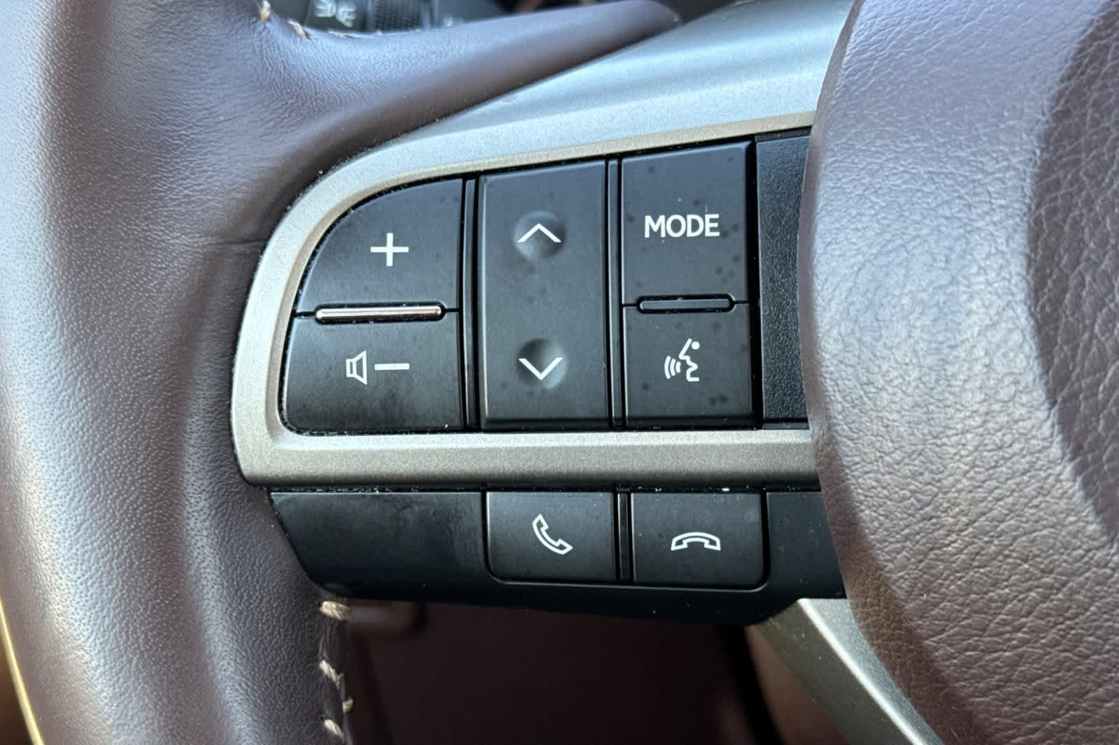 Used 2016 Lexus ES 350 w/ Luxury Package w/Wood Trim FWD image 18