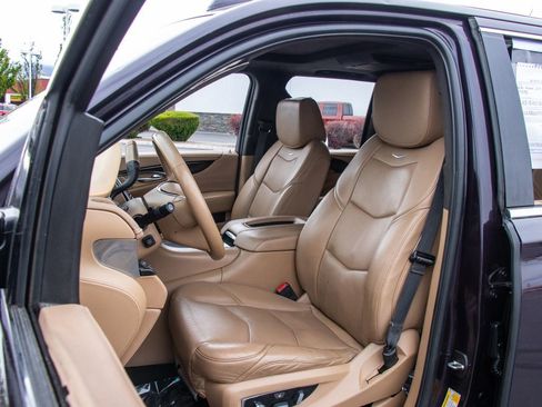 Used 2018 Cadillac Escalade Platinum AWD/4WD image 10