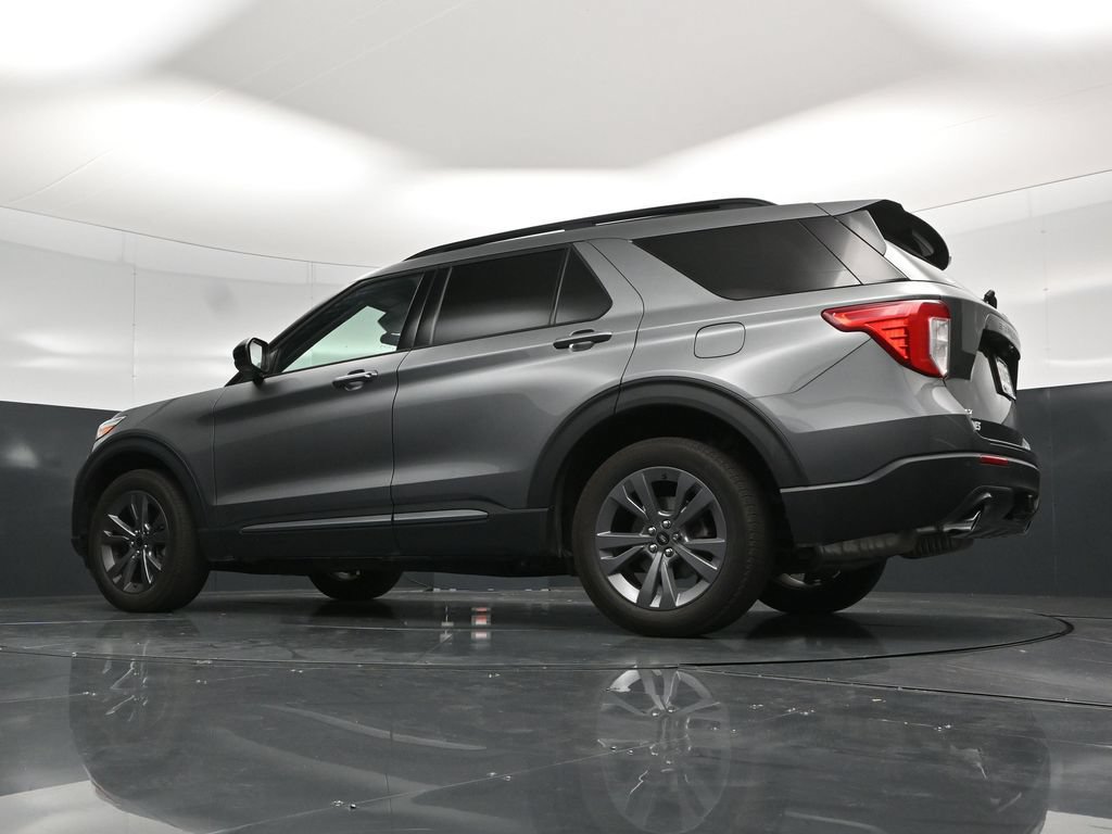 Used 2023 Ford Explorer XLT w/ Equipment Group 202A AWD/4WD image 57