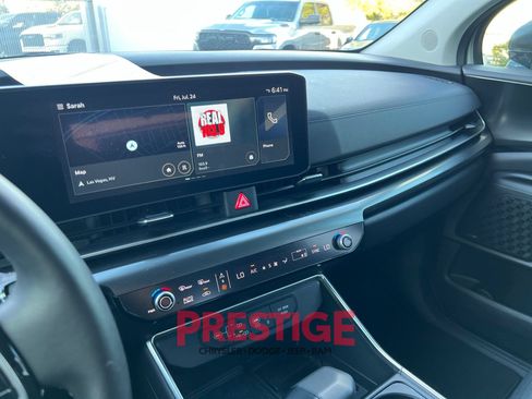 Used 2025 Kia Carnival SX Prestige FWD image 38