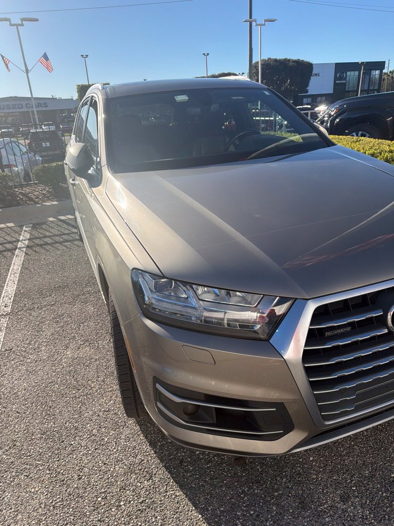 Used 2017 Audi Q7 3.0T Prestige AWD/4WD image 4