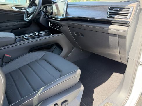 New 2026 Volkswagen Atlas SEL image 10