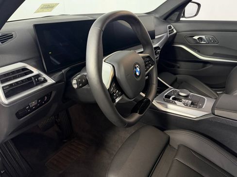Used 2025 BMW 330i xDrive Sedan AWD/4WD image 21