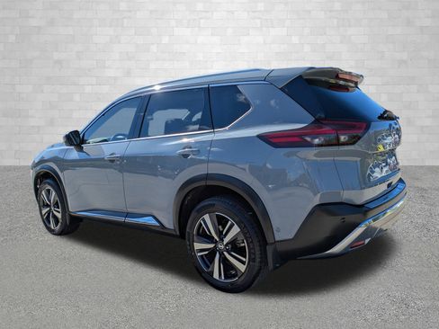 Used 2021 Nissan Rogue Platinum image 4