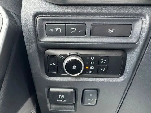 Used 2023 Ford F150 Lariat AWD/4WD image 19