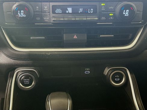 Used 2025 Toyota Grand Highlander FWD image 23