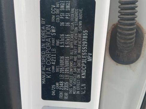 Used 2025 Kia Niro LX FWD image 3