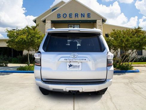 Used 2018 Toyota 4Runner SR5 image 4