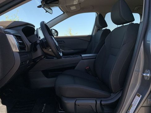 Used 2023 Nissan Rogue S AWD/4WD image 25