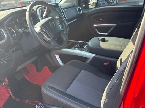 Used 2021 Nissan Titan SV w/ SV Convenience Package AWD/4WD image 9