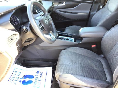 Used 2019 Hyundai Santa Fe SE FWD image 3