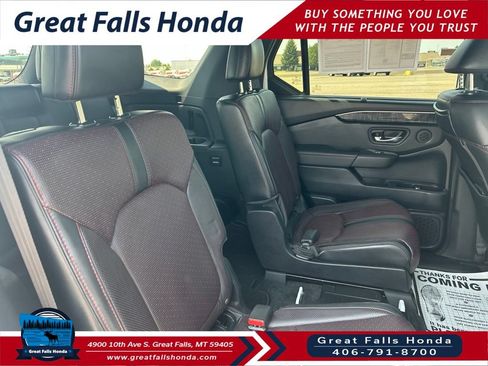Used 2025 Honda Pilot Black Edition image 28